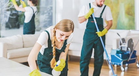 How Much Should I Pay a Cleaner When Recruiting?